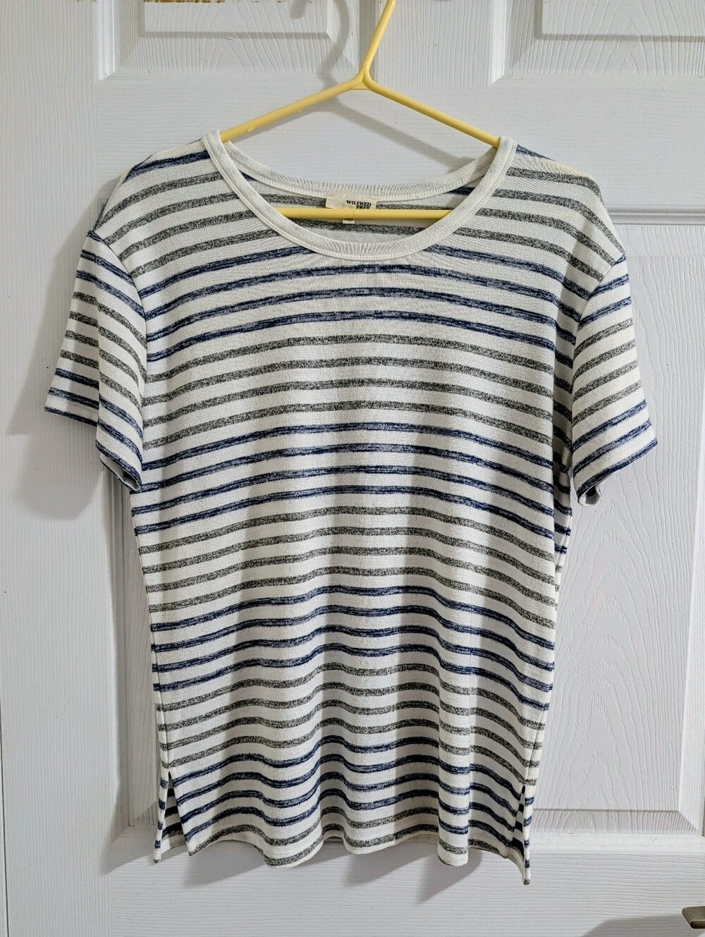 Wilfred Free Aritzia Striped Crew Neck T-Shirt Grey Blue White 90s Minimalist M